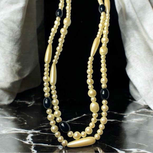 Vintage Pearl & Onyx Beaded Necklace - Picture 2 of 3
